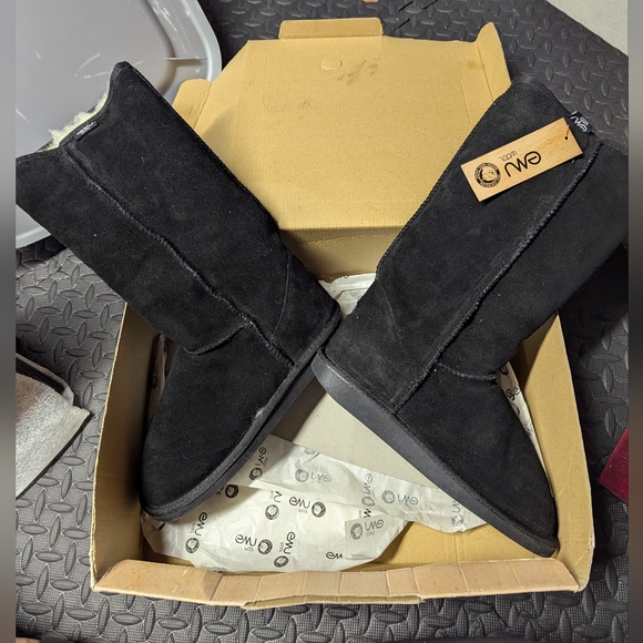 EMU Australia Women's Wool Black Boots, 8 - Picture 1 of 3